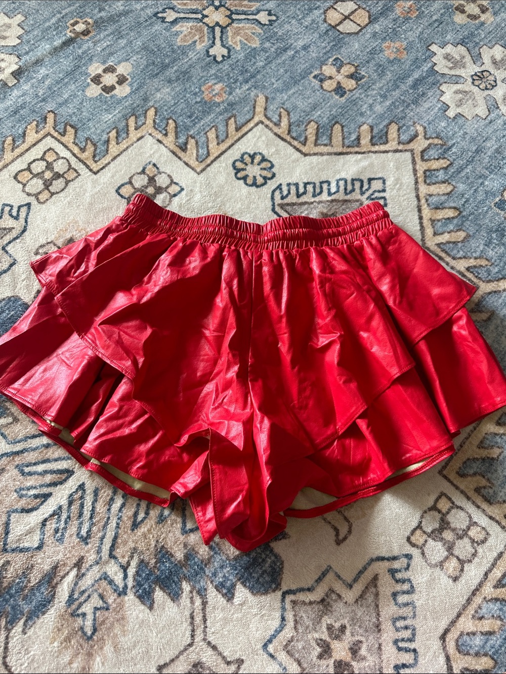 Red Ruffled pleather Shorts - Picture 5 of 5